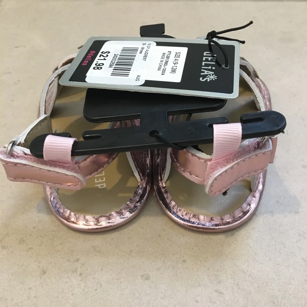 NWT dELiA*s Pink Metallic Silver Glitter Star Toddler Sandals Size 4c